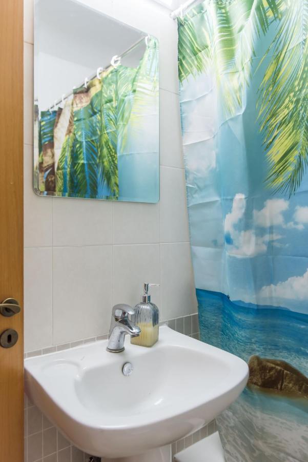 Euro Carissa Flat 101 Apartment Larnaca Ngoại thất bức ảnh